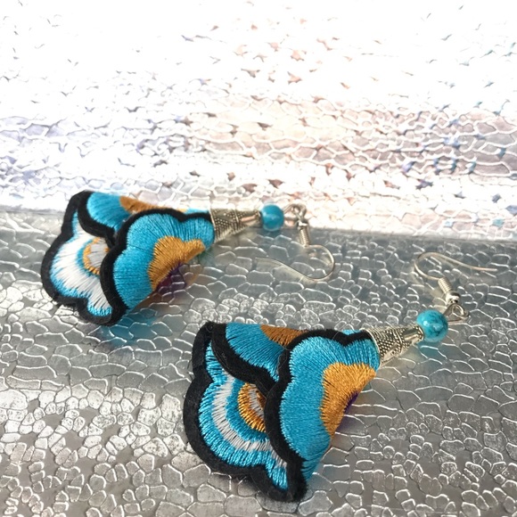 🌸 🌸Embroided hand made earings🌸2 for $11🌸 - Picture 2 of 2